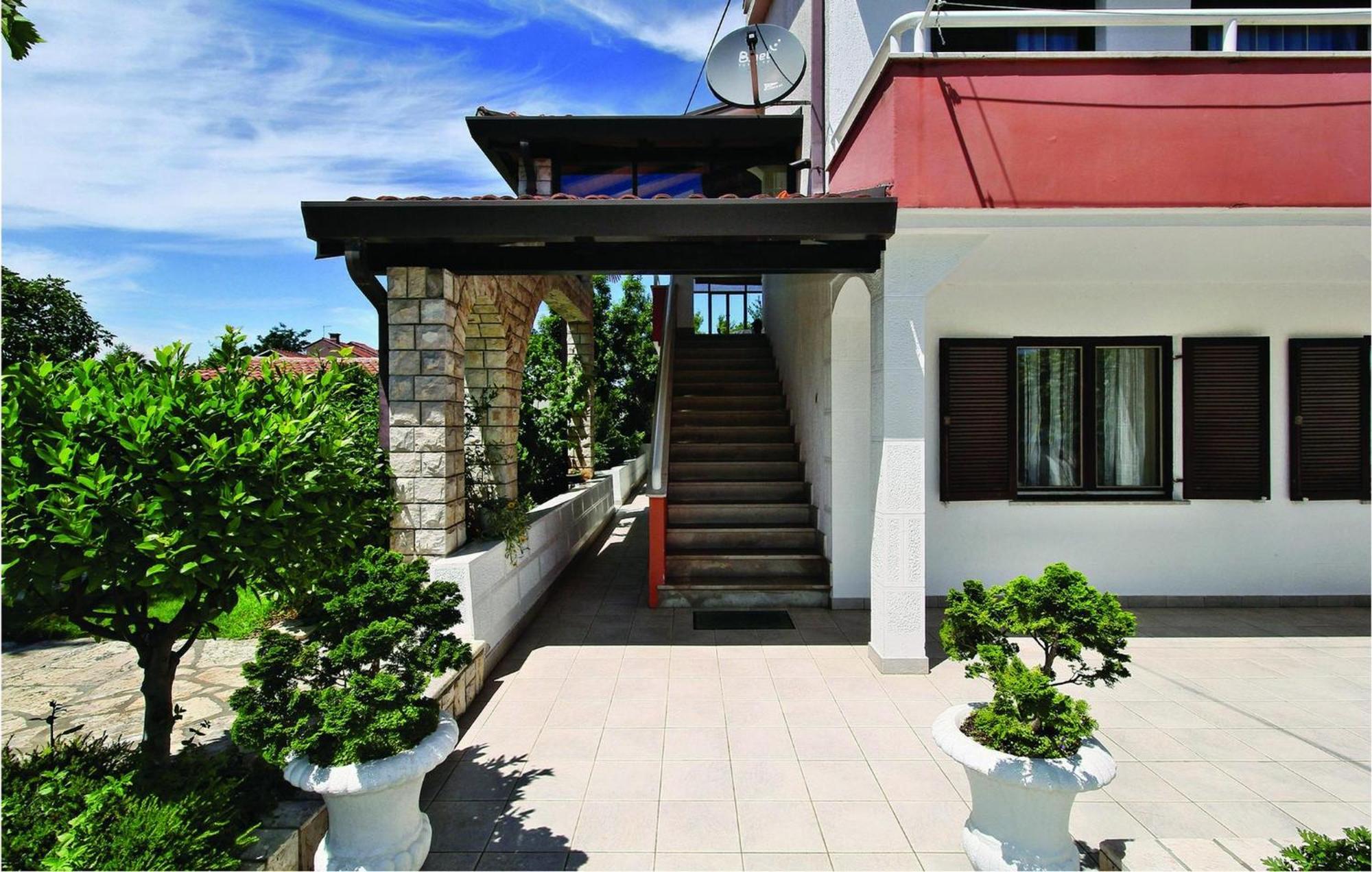 Awesome apartment in Savudrija with 2 Bedrooms&WiFi Buitenkant foto