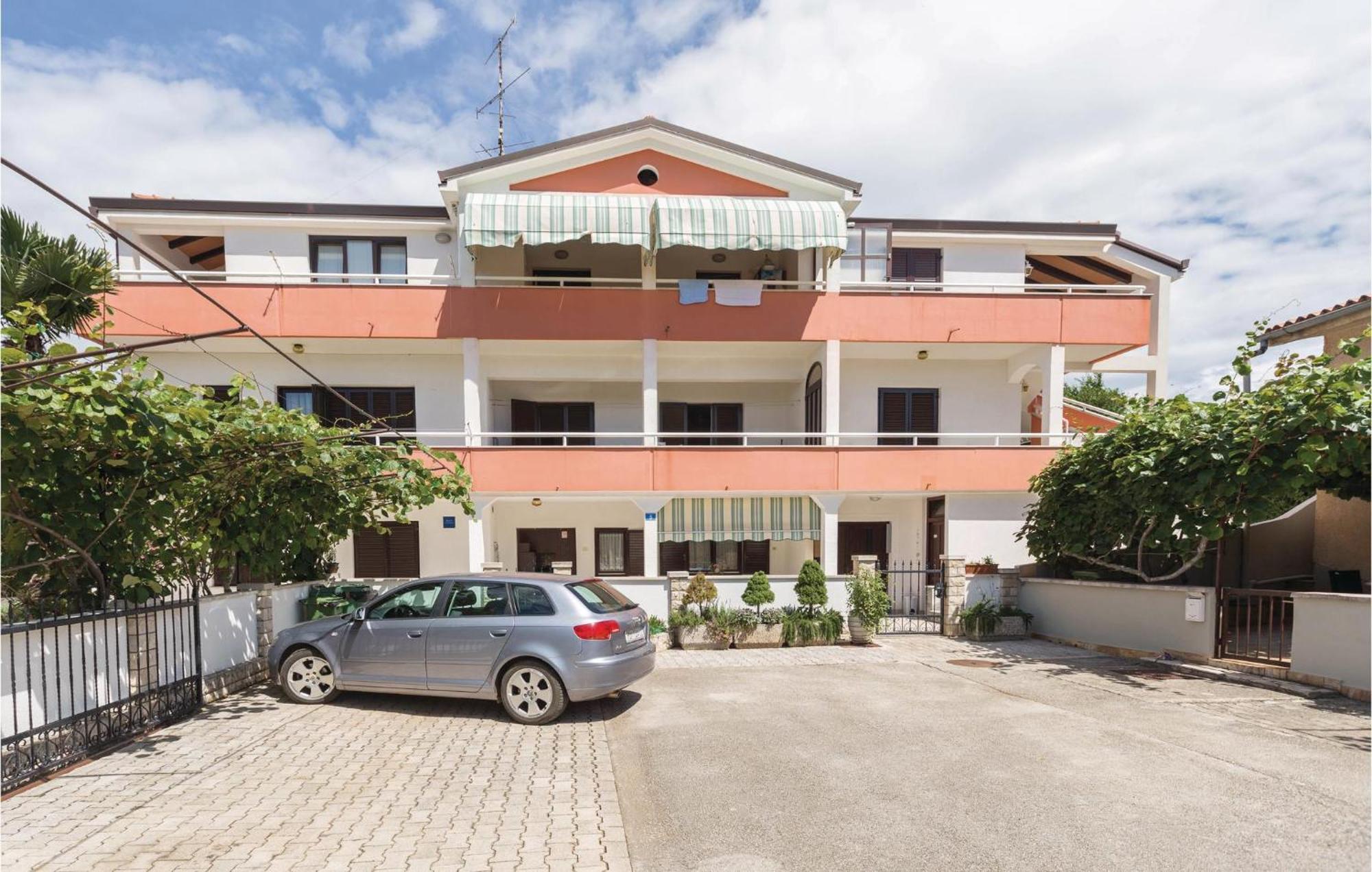 Awesome apartment in Savudrija with 2 Bedrooms&WiFi Buitenkant foto