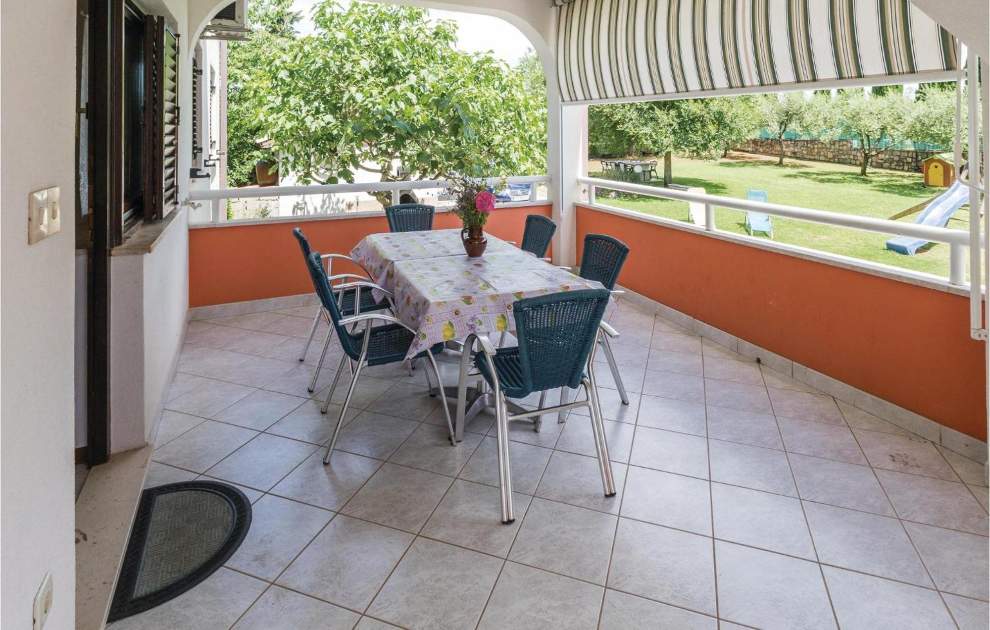 Awesome apartment in Savudrija with 2 Bedrooms&WiFi Buitenkant foto