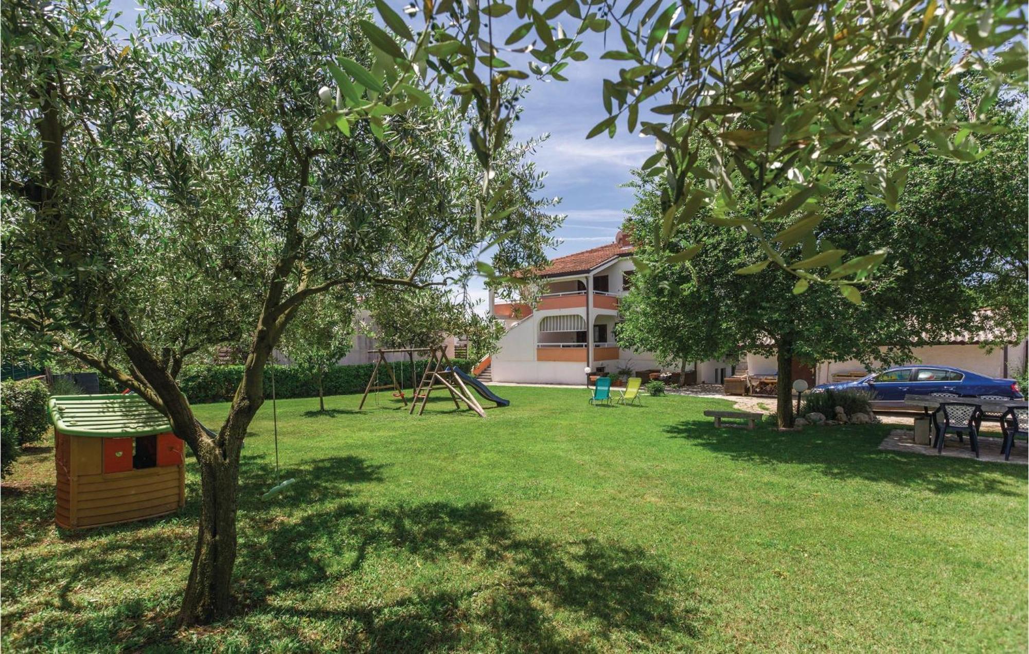 Awesome apartment in Savudrija with 2 Bedrooms&WiFi Buitenkant foto