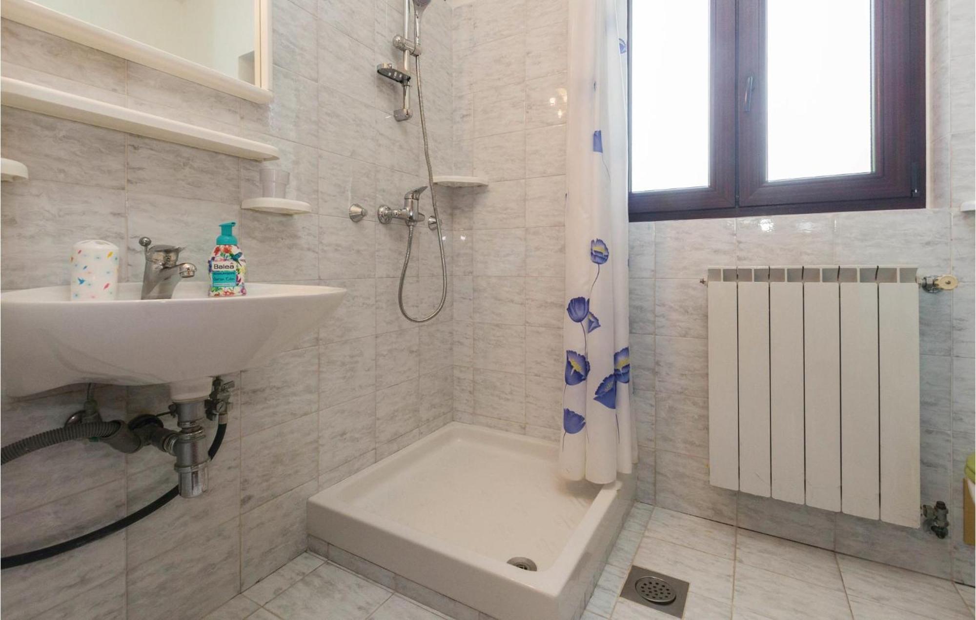 Awesome apartment in Savudrija with 2 Bedrooms&WiFi Buitenkant foto
